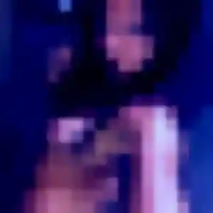Kenza, 33 ans, connectée à Saint-Germain-Nuelles pour une rencontre coquine