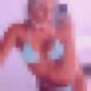 Marie-Christine, 23 ans, connectée à Saint-Laurent-de-Gosse pour une rencontre coquine