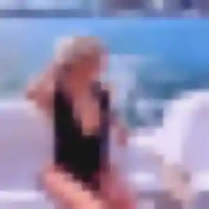 Bettina, 27 ans, connectée à Saint-Léger-des-Vignes pour un plan cul