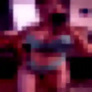 Laura, 24 ans, dispo pour plan cul à Saint-Léon-sur-l'Isle
