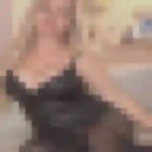 Kelly, 24 ans, dispo pour plan cul à Saint-Lumine-de-Coutais