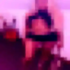 Rencontre Roxane, 26 ans à Saint-Martin-Valmeroux gratuitement
