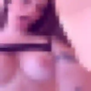 Ursula (40 ans) à Saint-Même-les-Carrières cherche une rencontre maintenant