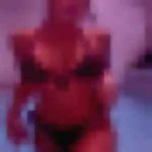 Debora, fille de 23 ans cherche plan cul à Saint-Ouen-en-Belin