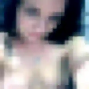 Suzanne, 34 ans, cherche un plan cul à Saint-Pierre-du-Val