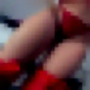 Daphne (35 ans) à Saint-Priest-des-Champs cherche une rencontre rapidement