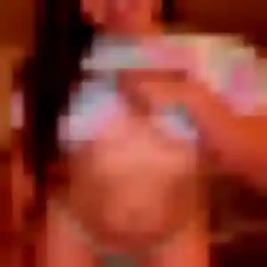 Rejoins Melanie, 24 ans à Saint-Raphaël gratuitement