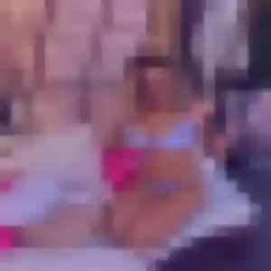 Salima, 45 ans, connectée à Saint-Sulpice pour un plan cul