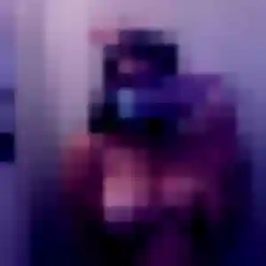 Contacte Anne-Charlotte, 36 ans à Saint-Vincent-de-Tyrosse en privé