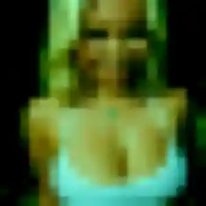 Rejoins Malika, 34 ans à Sainte-Cécile-les-Vignes en privé