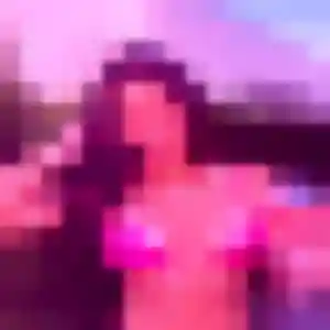 Zephyrine, 24 ans, connectée à Sainte-Soulle pour une rencontre coquine