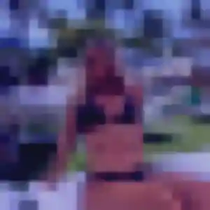 Anais, 27 ans, connectée à Sainte-Suzanne pour une rencontre coquine