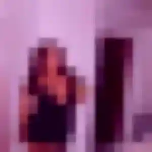 Photo de Vinciane à Sainte-Suzanne-et-Chammes (26 ans) - plan cul gratuit