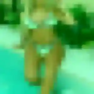Sarah, 22 ans, en ligne à Saïx pour une rencontre coquine