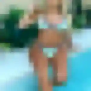 Leana (26 ans) à Salignac cherche une rencontre aujourd'hui