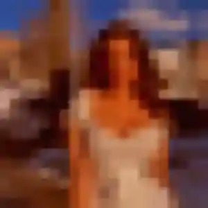 Adelaide, 26 ans, connectée à Salmiech pour une rencontre coquine