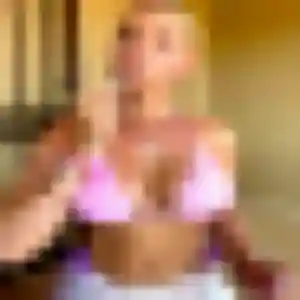 Apolline, 32 ans, en ligne à Sars-et-Rosières pour une rencontre coquine