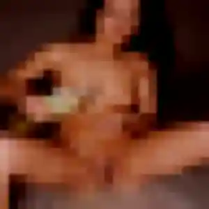Photo exclusive de Penelope, 40 ans à Saulny - plan discret