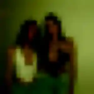 Contacte Vicky, 29 ans à Senozan en privé