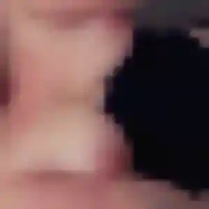 Theresa, 23 ans, connectée à Sireuil pour une rencontre coquine