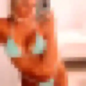 Photo de Urielle à Surville (43 ans) - plan cul anonyme