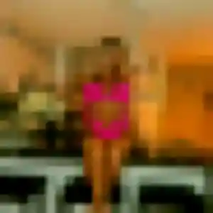 Lily, femme de 26 ans veut plan cul à Survilliers