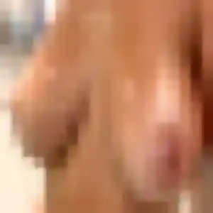Blanche, 23 ans, cherche un plan cul à Tréguier