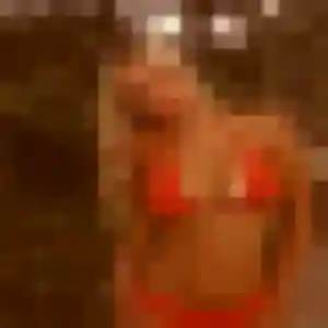 Découvre Berenice, 25 ans à Val-d'Isère gratuitement
