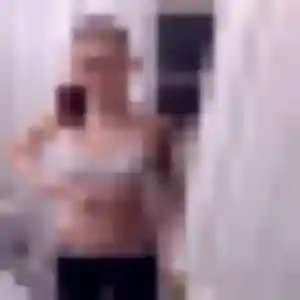 Charmante Louise, 45 ans à Val-de-Scie - voir sa photo