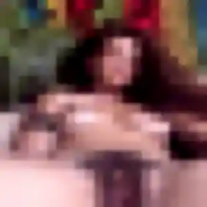 Laura, 28 ans, en ligne à Valleroy pour un plan cul