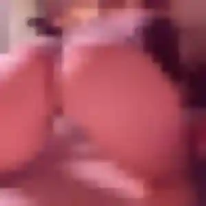 Laura, femme de 22 ans cherche plan cul à Vallons-de-l'Erdre