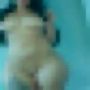 Photo de Yasmine à Valromey-sur-Séran (28 ans) - plan cul sans inscription