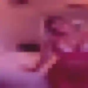 Alienor, 25 ans, connectée à Vals-les-Bains pour une rencontre coquine