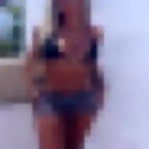 Amira, 34 ans, en ligne à Vaux-le-Pénil pour une rencontre coquine