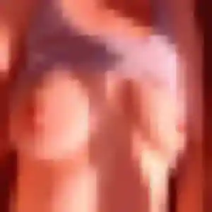 Contacte Helena, 34 ans à Vesly gratuitement