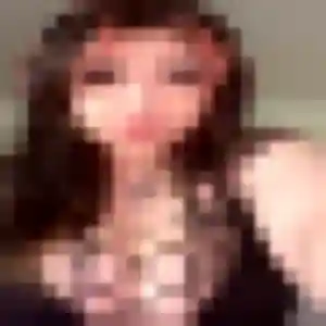 Leana, 23 ans, en ligne à Vézénobres pour une rencontre coquine