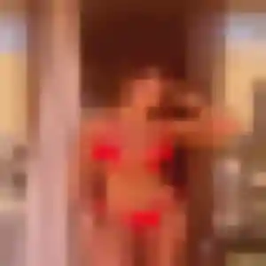 Rejoins Djamila, 23 ans à Vibeuf gratuitement