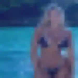 Rachida, 22 ans, connectée à Villegailhenc pour un plan cul