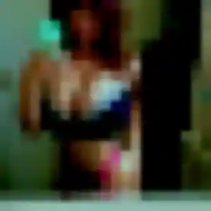 Photo sexy de Violette, 22 ans à Villeneuve-sur-Auvers - rencontre coquine